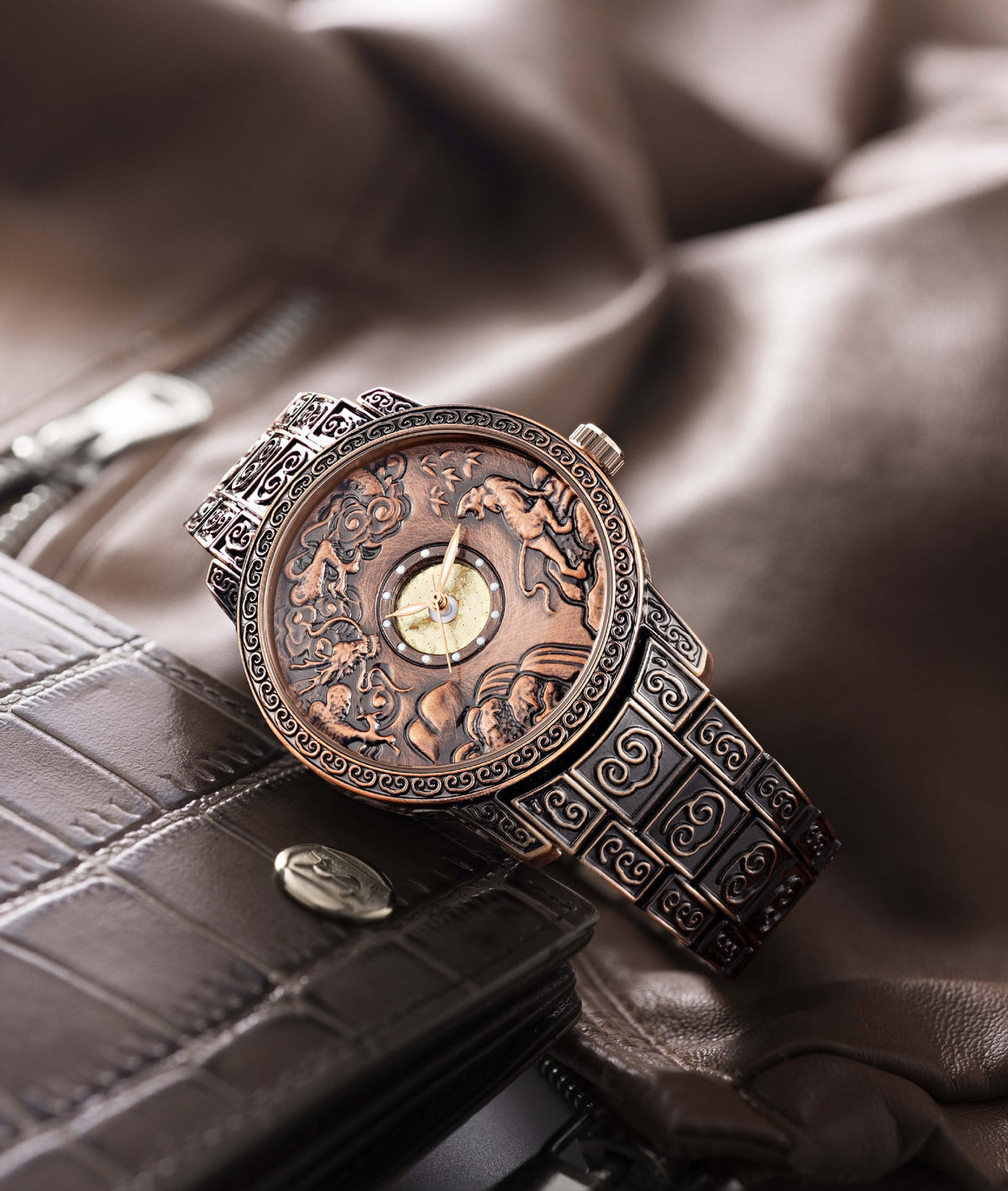 Vintage Engraved Dial Quartz Watch for Men