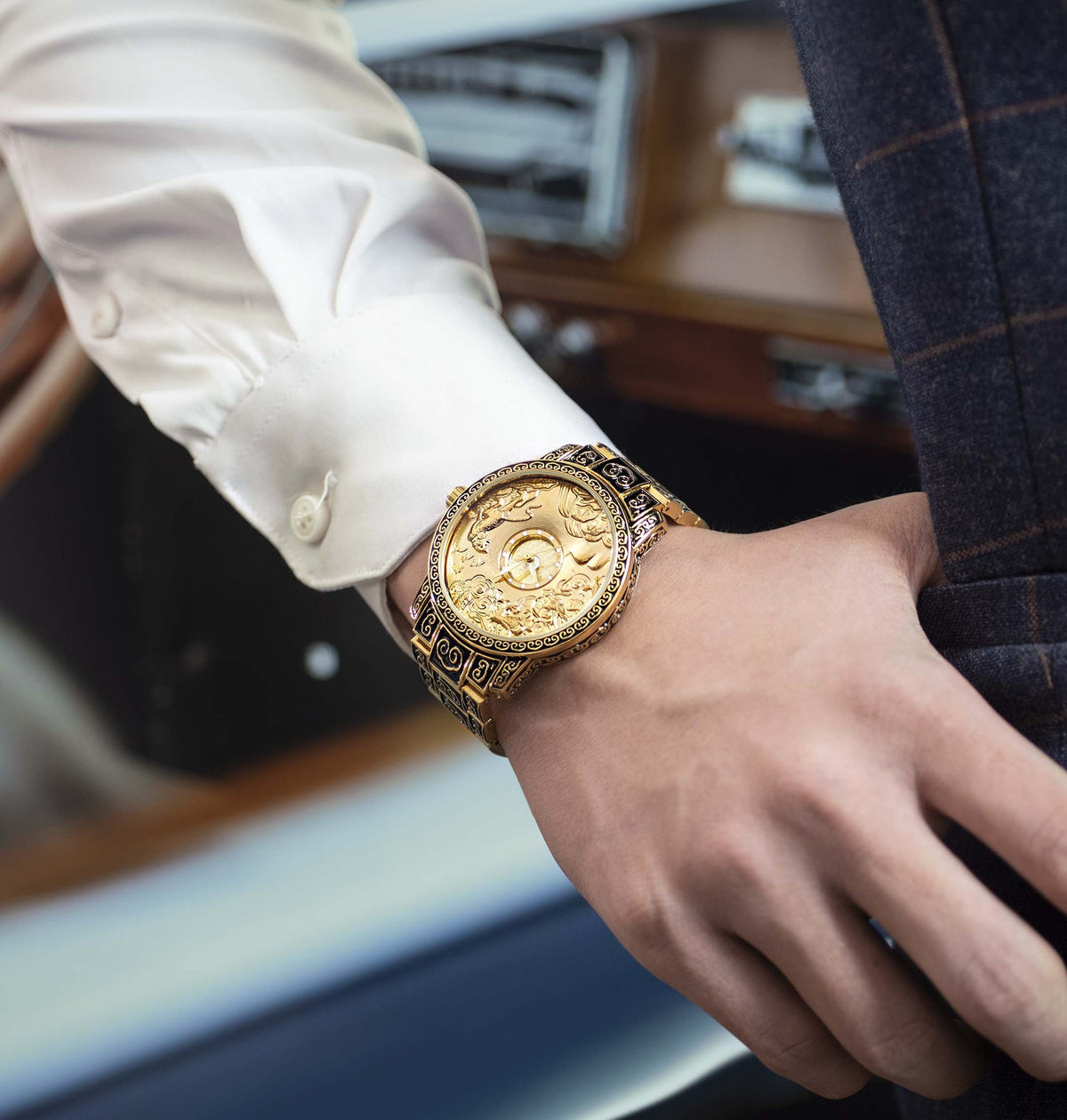 Vintage Engraved Dial Quartz Watch for Men